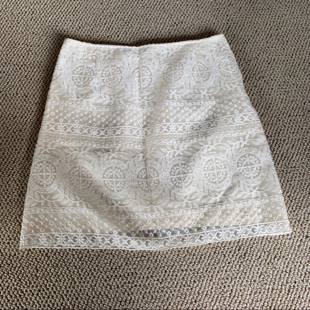 Lace skirt